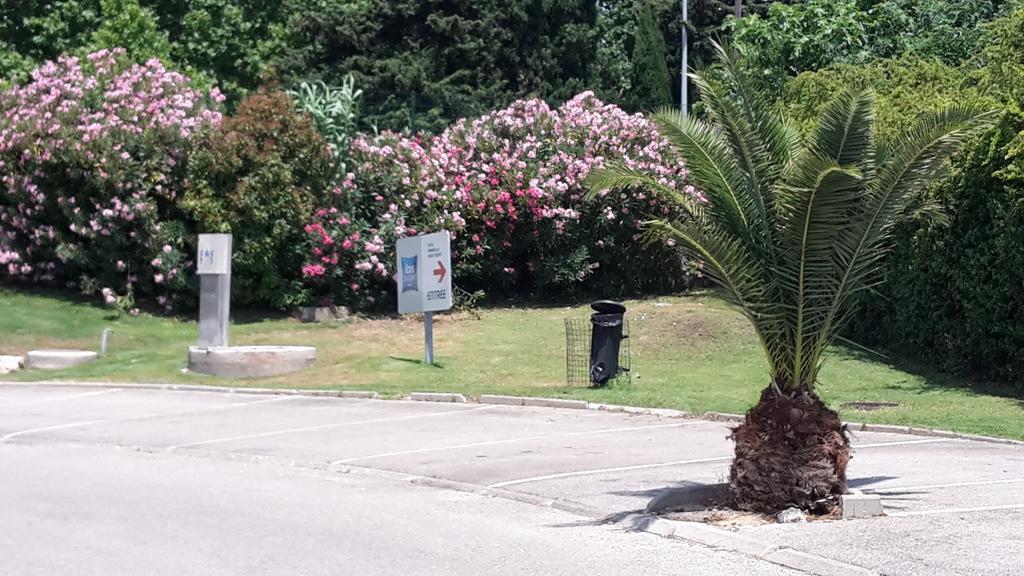 Ibis Budget Marseille Est Porte d'Aubagne Exterior foto